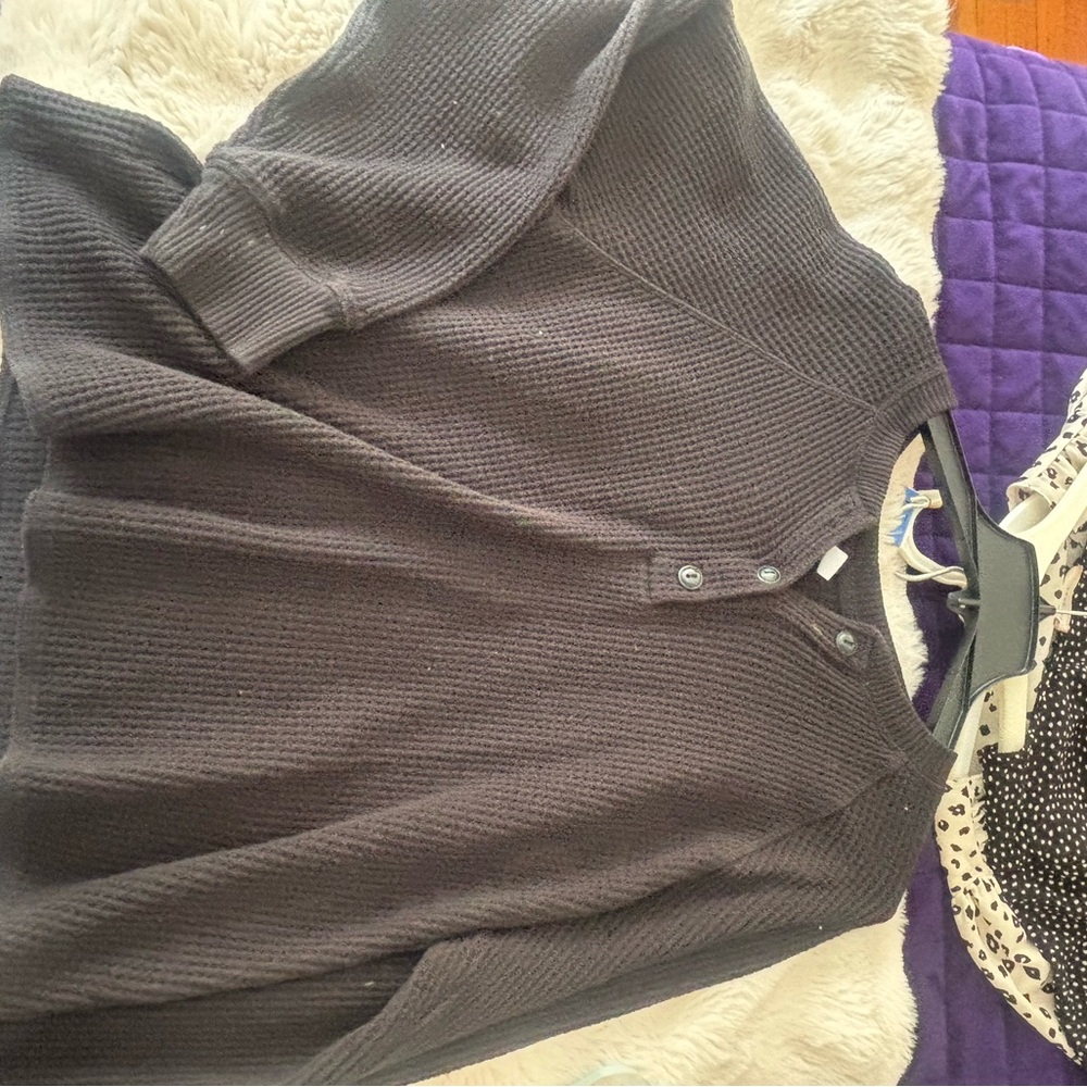 Old Navy Black thermal Sweater